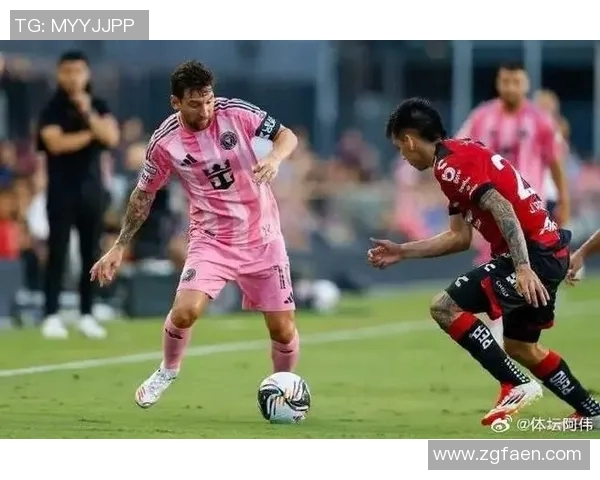 足球明星们的球场保镖揭秘他们背后的安全团队与守护故事 足球明星们的球场保镖揭秘他们背后的安全团队与守护故事